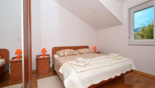 Bright Kaštela Apartment With Balcony and Private Parking - Foto 4, Habitación