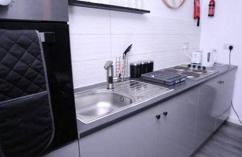 The Lodge Oldham - Photo 7