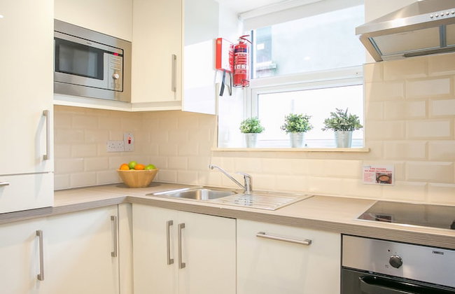 Grand Canal District Apartments - Photo 20