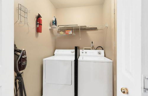 Pool Table WALK to Downtown Bars and Farmers Market - Foto 42