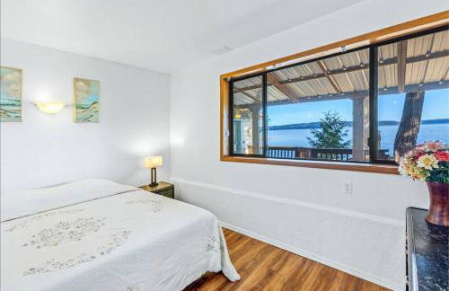 4BR waterfront home with beach access and views - Foto 7