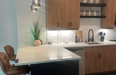 central located Modern west Midtown suite - Foto 25