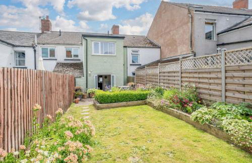 Chic 2-bedroom townhouse in vibrant Abergavenny - Foto 16