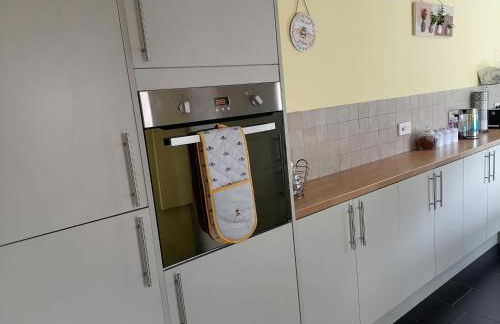 Tynant House- Cosy 3 bed house- Near City Centre and FREE parking - Foto 33