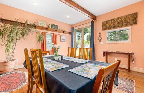 Unique Eastport Bungalow w Yard - Foto 23