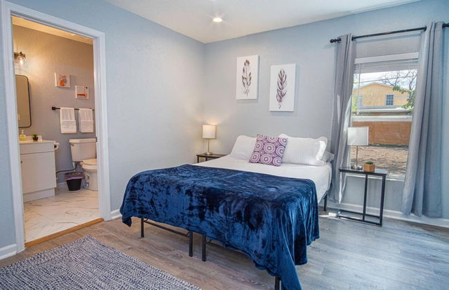 Charming 3BR 1BA Close to Vibrant Downtown - Foto 19