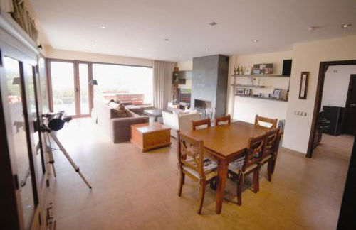 CASA LAS 7 CEPAS moderna y acogedora en plena naturaleza - Foto 16