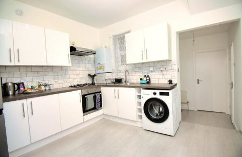 London Serviced Accommodation near Tottenham Hotspurs Football Stadium Great for Contractors - Foto 2