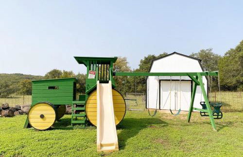 Four Bedroom Ranch Retreat with a Stunning Pool - Foto 26