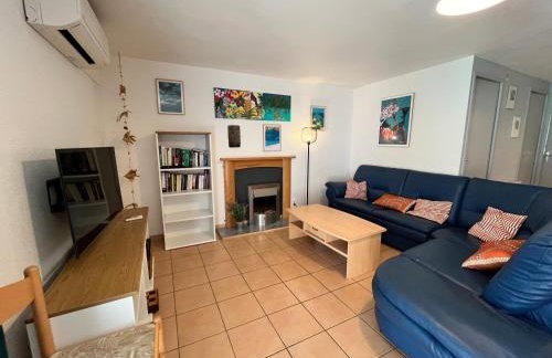Belle villa entièrement climatisée 4 chambres 10 couchages, fibre WIFI, 2 terrasses parking privatif dans résidence sécurisée piscine commune 800 m de la mer LRCS69 - Foto 9