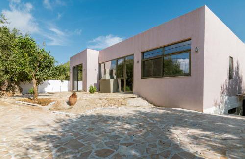 Nopi Exclusive Villa, A Sunlit Retreat by MindYourVilla - Foto 41