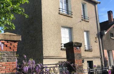 La maison Janisse - gîte en centre-ville avec jardin - Foto 2