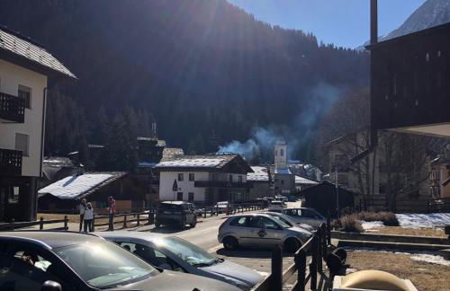 AMPIO MONOLOCALE IN CENTRO CHAMPOLUC - Foto 13