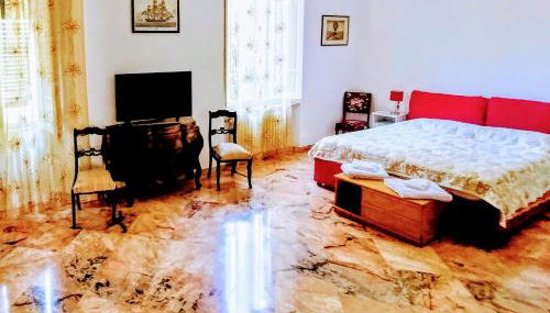 GABRY'S HOME Three-Bedroom Big Apartment near city center & train station to Pisa and Florence & ferries to Sardegna Corsica - Foto 1