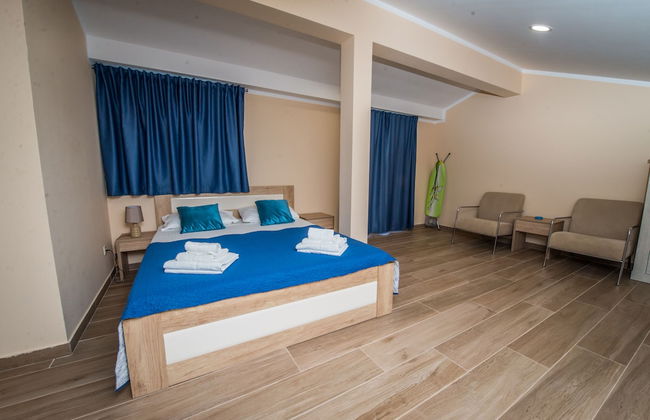 Villa Vrutak - Photo 25