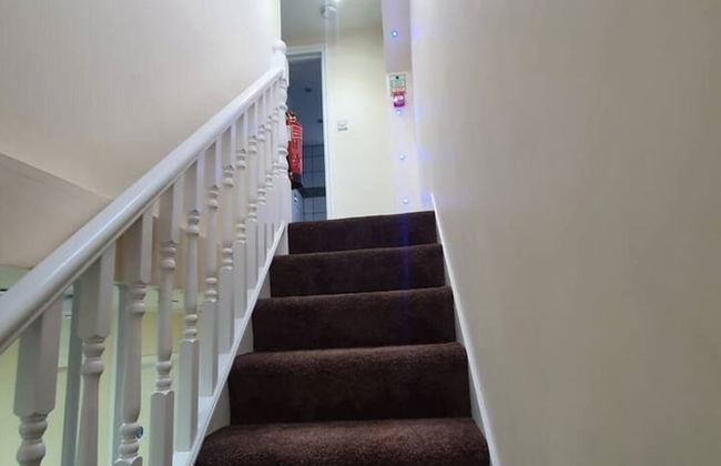 Lovely 5-bed House in Essex - Photo 27