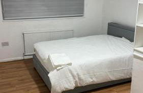 3 Bedroom Home Near Tube Station Easy London Access Peeams Abode Borehamwood - Foto 5