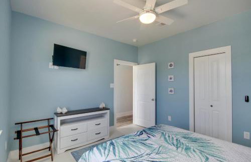 Sunny Waveland Home Rental with Pool Walk to Beach! - Foto 16