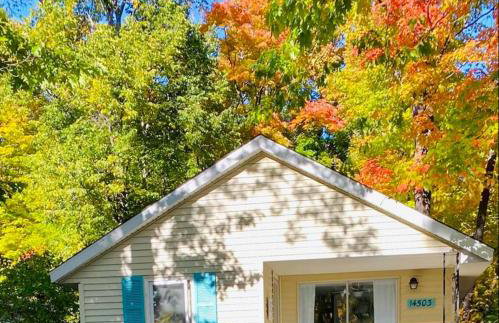 Charming Long Lake Cottage-Hot Tub-Pet Friendly-Near Alpena - Photo 2