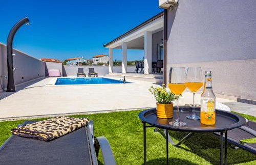 Serenity home Villa Tea with heated pyrolysis salt water - Foto 13