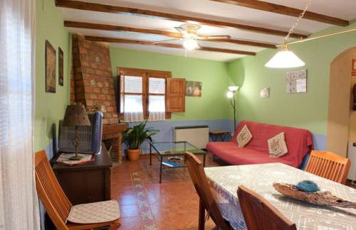 Charming House in Robledillo de Gata with Fireplace and Terrace - Foto 14
