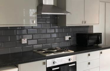 Welsh Getaway Home No 1 - 10 mins to Bike Park Wales - Photo 2