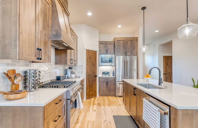 Grand Fir by Avantstay Hot Tub and Firepit - Foto 15