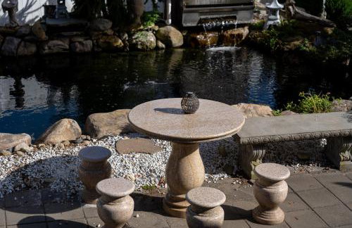 12BCozy 3BR Apartment with Koi Pond in Worcester - Foto 3