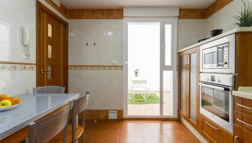 Apartamento con patio en Cádiz centro - Foto 4
