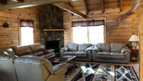 Spacious Cabin Rental with Forest Views near Charleston, West Virginia - Foto 3