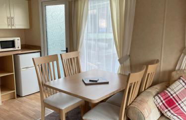 Beautiful 2-Bed Static caravan - Photo 10