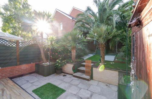 A Riverside Paradise in The City w Garden and Free Parking - A 2 Bed Home in London Sleeps 4! - Foto 34