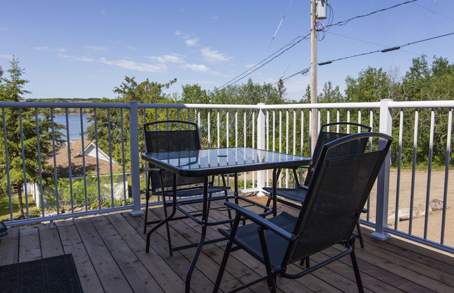 Luxury Loft Cottage In Manitou Beach - Photo 15