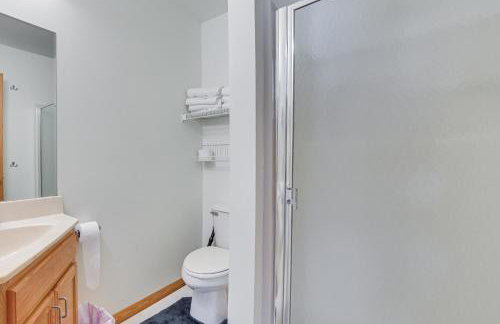 Cozy Mancelona Home Ski, Golf and Snowmobile! - Foto 16