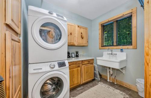 Our Place to Paws 4 Bd Lux Blue Ridge Mnt Cabin - Photo 52