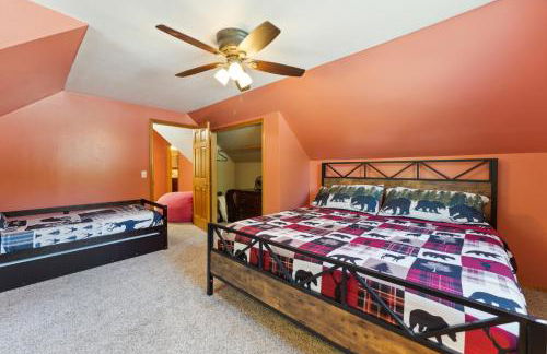 Dog-friendly 6-acre 5BR 3BA home, game room, deck, Wisconsin Dells 10min - Foto 27