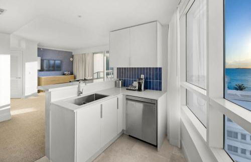 Fontainebleau Hotel Ocean View Fits 6! 1 BED/2 BA - Photo 13
