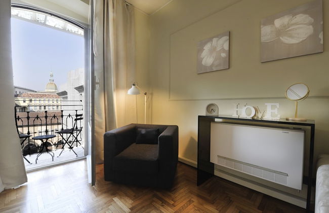 At Home Heart of Milan - Design Duomo Apartment - Photo 19