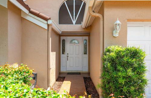 Cozy and Relaxing Retreat House - Photo 12