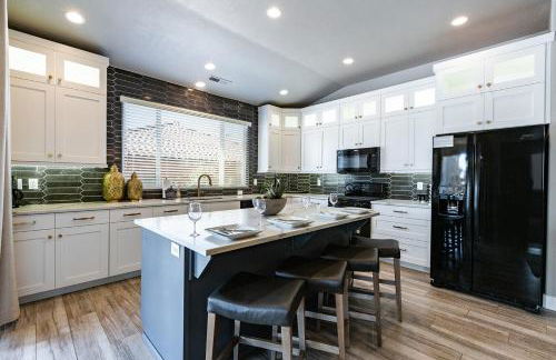 Paradise Village 113 Water Park and Kids Cove, Ping Pong, XBOX 360, Games, Beautiful Mountain Views, and More - Foto 8