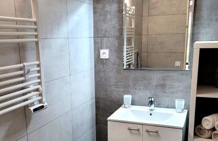 APPARTEMENTS DANS VILLA EN REZ DE JARDIN - Foto 3