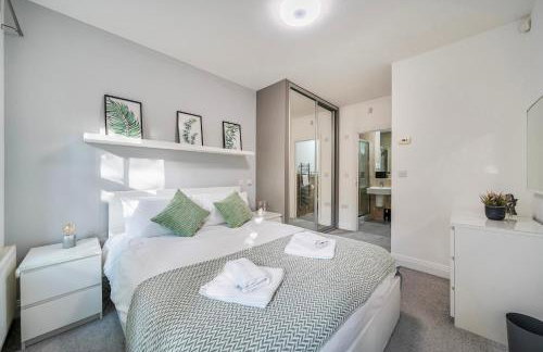 Walton Hidden Home with Free Parking - Pass the Keys - Foto 13