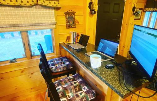 Couples Getaway Log Cabin in the White Mountains - Foto 14