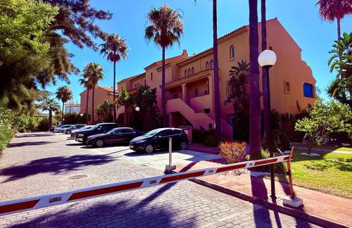 No10 - Beachfront Estepona close to port, 2 bedroom, 2 bathroom, sleeps 5 - Photo 44