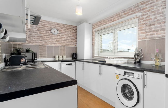 Three Bedroom Apartment by Klass Living Serviced Accommodation Coatbridge - Berwick Apartment With WiFi &Parking - Foto 4