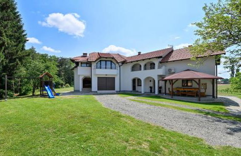 5 Bedroom Cozy Home In Desni Stefanki - Foto 18