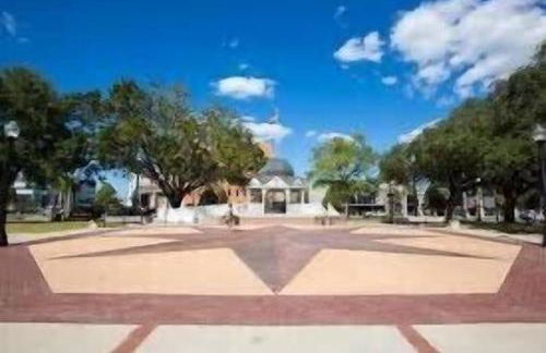 Historic Carriage House Downtown 2 bedroom 1 bath - Foto 44