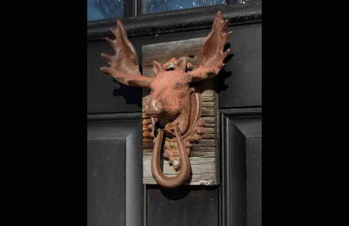 Entire Enchanting, Light-Filled 1830 Farmhouse - Foto 57