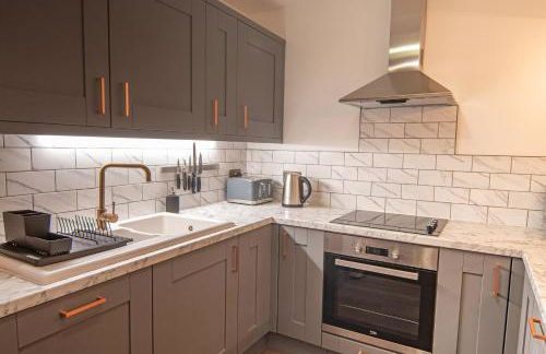 Former 16th Century Inn - In the heart of Macclesfield, gateway to the Peaks - Photo 5