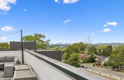 Nashville Townhouse with Rooftop & Modern Comfort - Foto 60